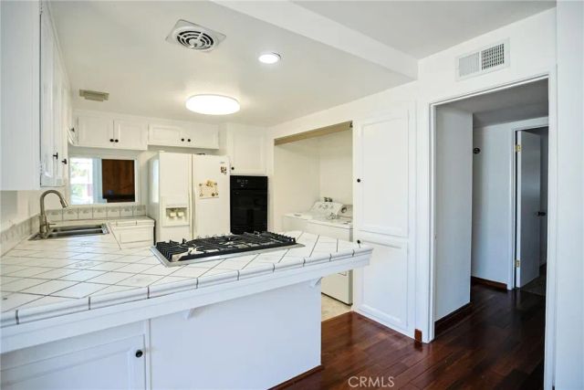 1328 W 214th Street, Torrance, CA 90501