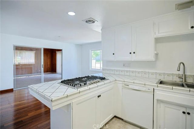 1328 W 214th Street, Torrance, CA 90501