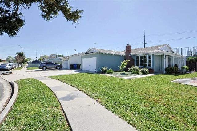 1328 W 214th Street, Torrance, CA 90501