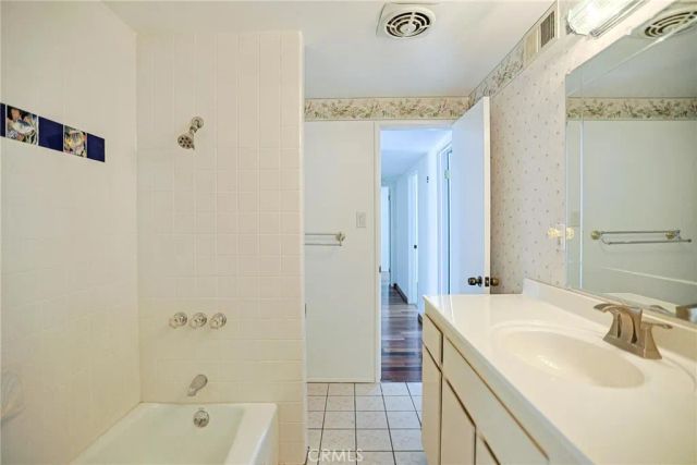 1328 W 214th Street, Torrance, CA 90501