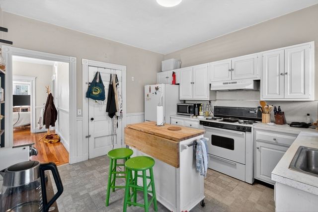 671-671A Washington St, Boston, MA 02135