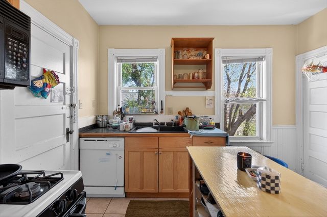 671-671A Washington St, Boston, MA 02135