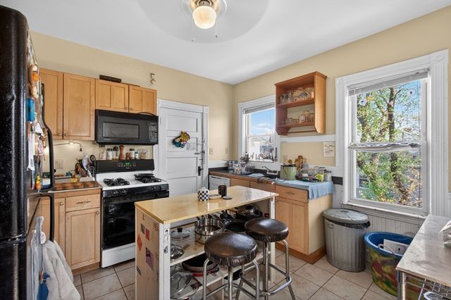 671-671A Washington St, Boston, MA 02135