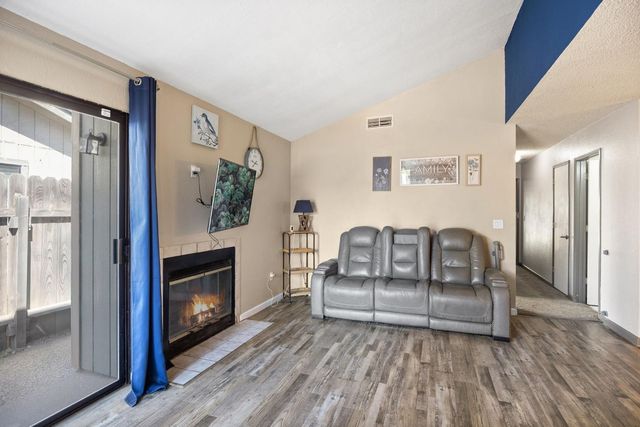 275 R St, Lincoln, CA 95648
