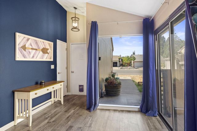 275 R St, Lincoln, CA 95648