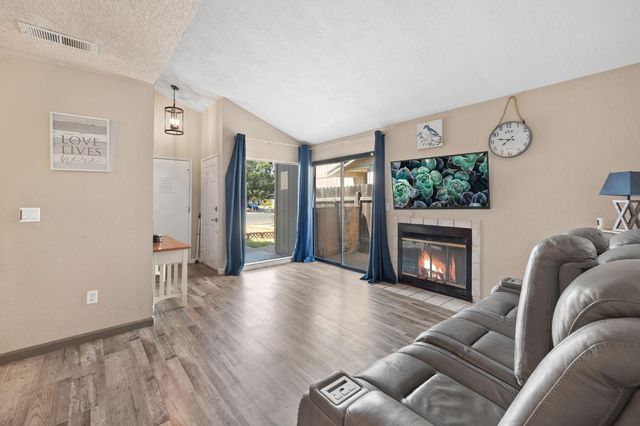 275 R St, Lincoln, CA 95648