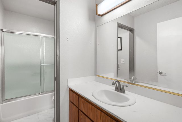 275 R St, Lincoln, CA 95648