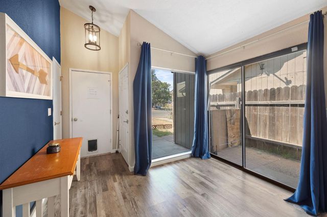 275 R St, Lincoln, CA 95648