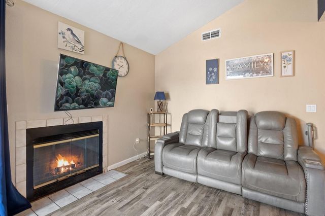 275 R St, Lincoln, CA 95648