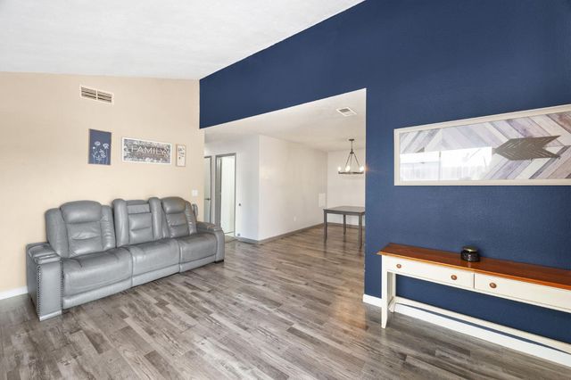275 R St, Lincoln, CA 95648