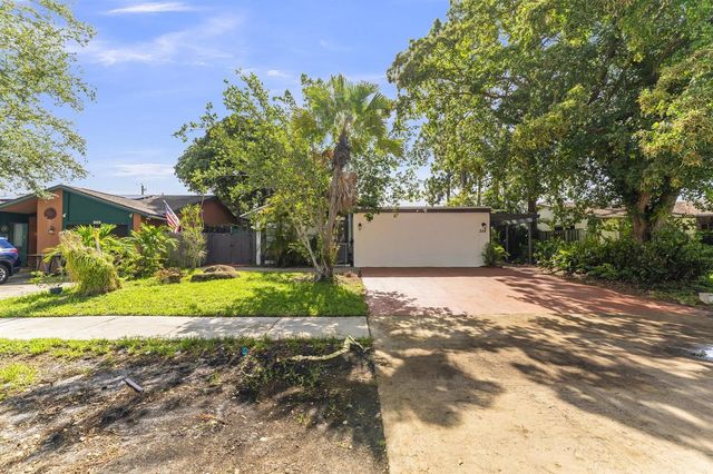 358 SW 32nd Terrace, Deerfield Beach, FL 33442