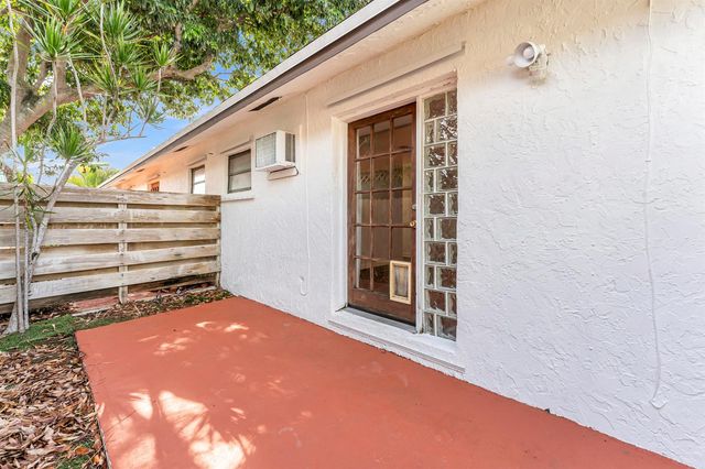 358 SW 32nd Terrace, Deerfield Beach, FL 33442