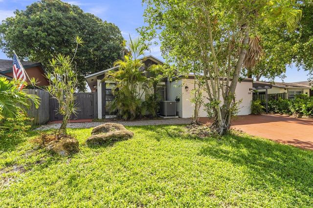 358 SW 32nd Terrace, Deerfield Beach, FL 33442