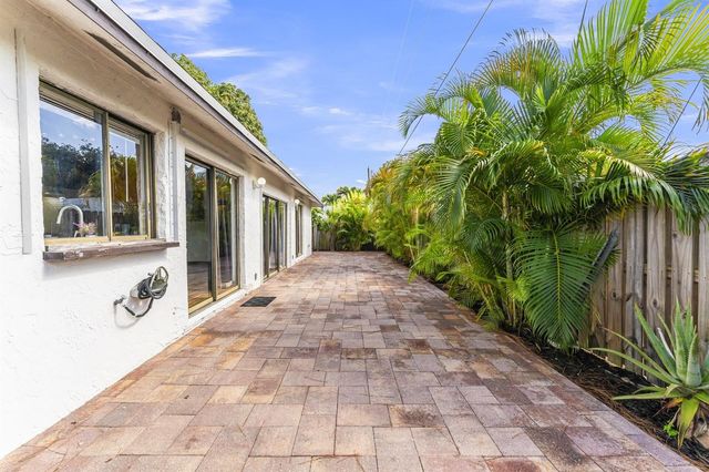 358 SW 32nd Terrace, Deerfield Beach, FL 33442
