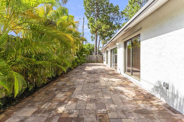 358 SW 32nd Terrace, Deerfield Beach, FL 33442