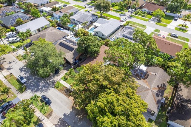 358 SW 32nd Terrace, Deerfield Beach, FL 33442