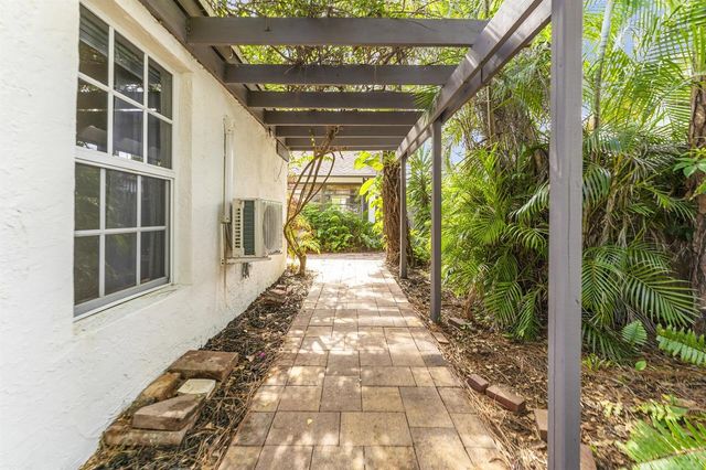 358 SW 32nd Terrace, Deerfield Beach, FL 33442