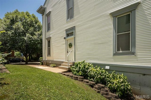 2635 Saint Vincent Avenue, St Louis, MO 63104