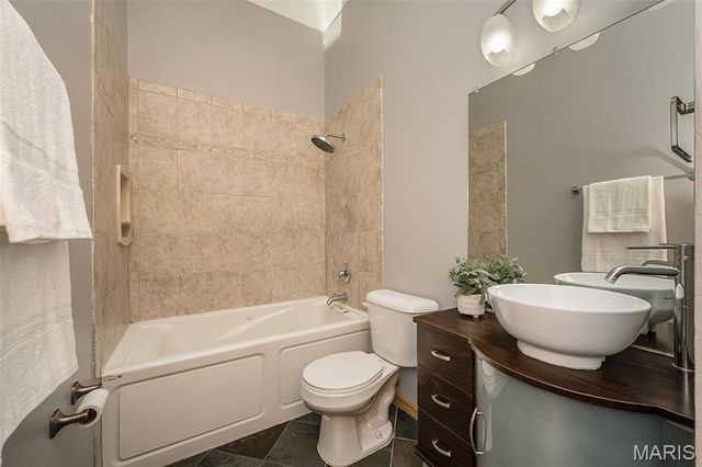 2635 Saint Vincent Avenue, St Louis, MO 63104