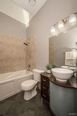 2635 Saint Vincent Avenue, St Louis, MO 63104