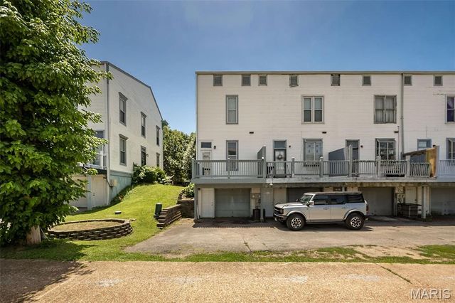 2635 Saint Vincent Avenue, St Louis, MO 63104