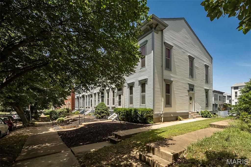 2635 Saint Vincent Avenue, St Louis, MO 63104