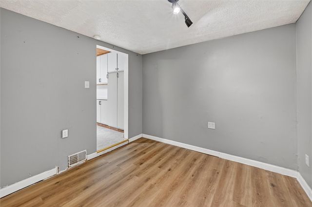 301 Milroy St, Observatory Hill, PA 15214