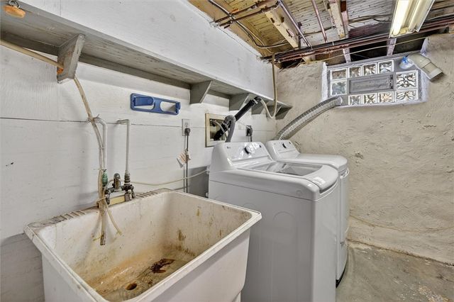 301 Milroy St, Observatory Hill, PA 15214