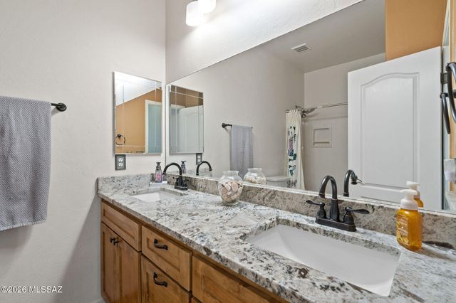 8120 N Wayward Star Drive, Tucson, AZ 85743