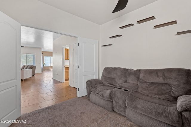 8120 N Wayward Star Drive, Tucson, AZ 85743