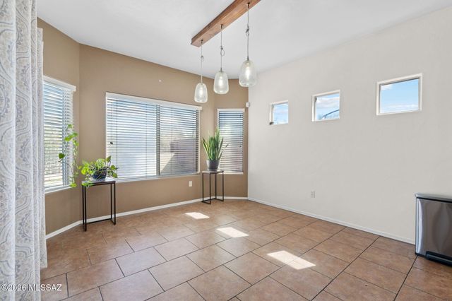 8120 N Wayward Star Drive, Tucson, AZ 85743