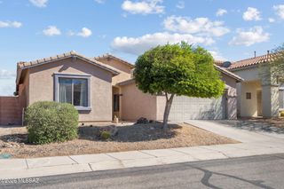8120 N Wayward Star Drive, Tucson, AZ 85743