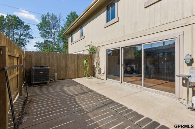 9023 Gary Circle, Omaha, NE 68138