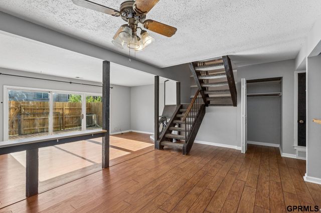 9023 Gary Circle, Omaha, NE 68138