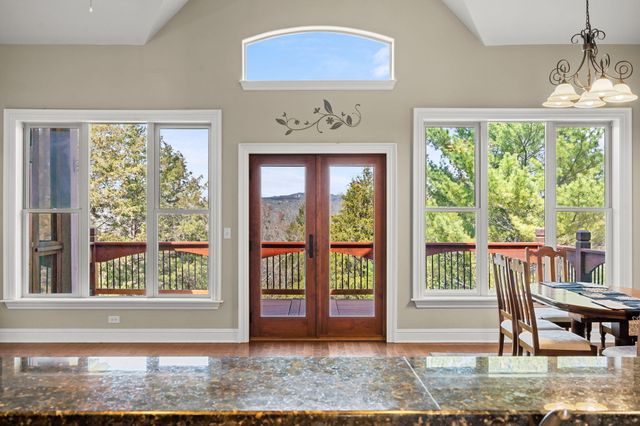 512 Silverwood Place, Branson West, MO 65737