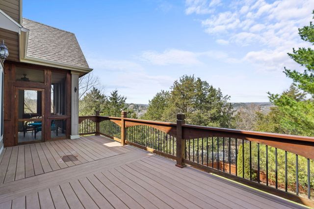 512 Silverwood Place, Branson West, MO 65737
