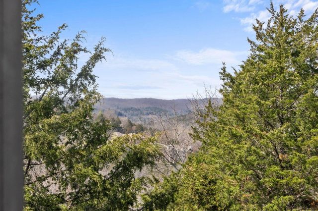 512 Silverwood Place, Branson West, MO 65737