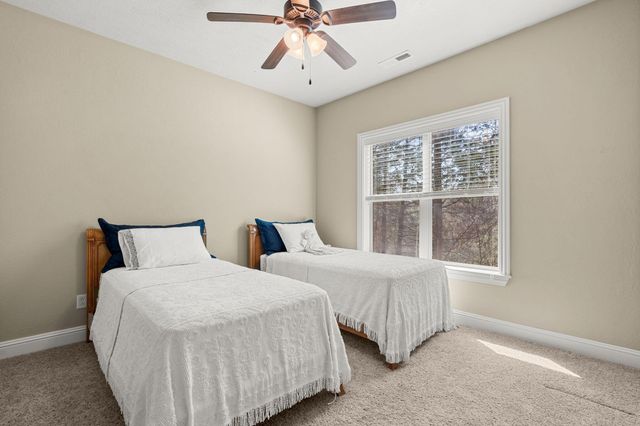 512 Silverwood Place, Branson West, MO 65737