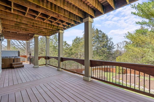 512 Silverwood Place, Branson West, MO 65737
