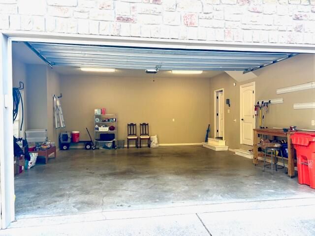512 Silverwood Place, Branson West, MO 65737