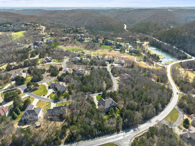 512 Silverwood Place, Branson West, MO 65737