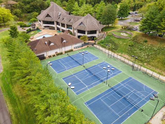 512 Silverwood Place, Branson West, MO 65737