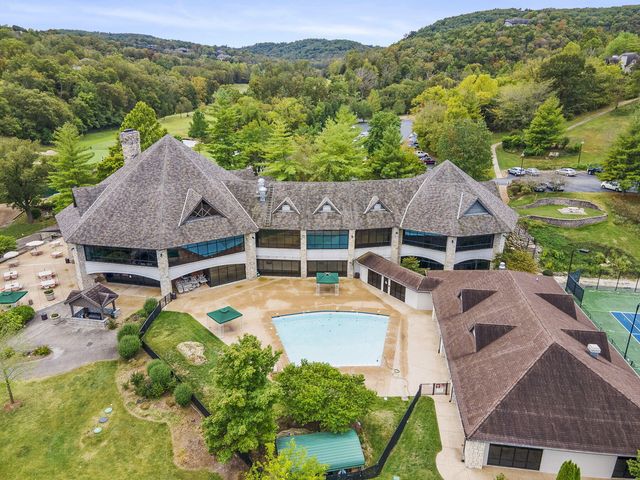512 Silverwood Place, Branson West, MO 65737