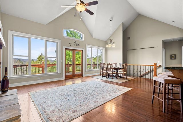 512 Silverwood Place, Branson West, MO 65737