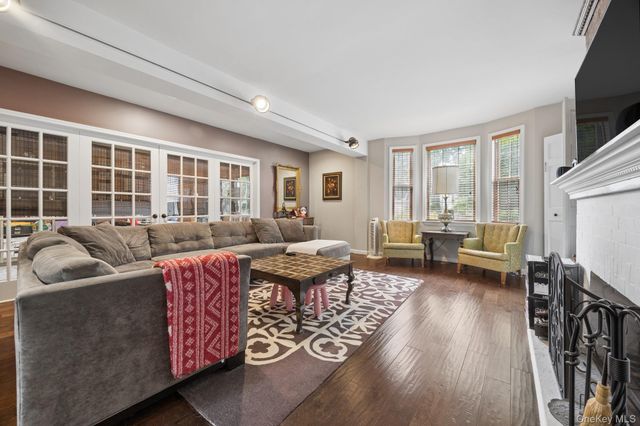 3011 Murray Street, Flushing, NY 11354