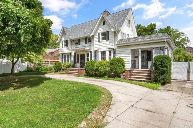 3011 Murray Street, Flushing, NY 11354