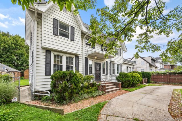 3011 Murray Street, Flushing, NY 11354