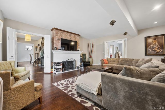 3011 Murray Street, Flushing, NY 11354