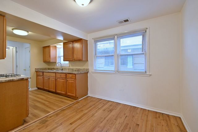 308 S Artesian Avenue, Chicago, IL 60612