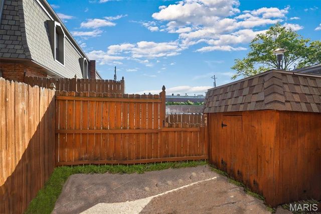 4234 Burnett Walk, Mehlville, MO 63125